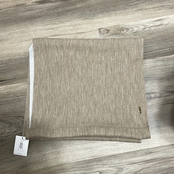 Calvin Klein infinity loop - Picture 1 of 3